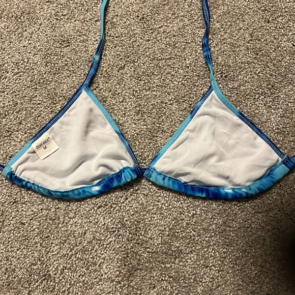 NEW! Blue tie dye bikini set Size Med. Non padded top. Med-rise bottom. - Picture 6 of 7